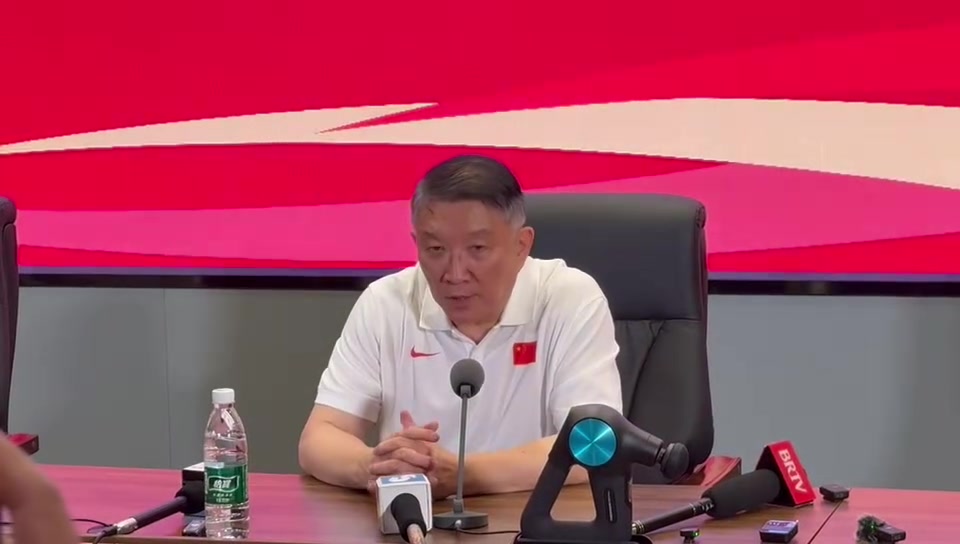 宫鲁鸣：张子宇和姚明差不多重&摔一跤吓人一跳 脚步&对抗都要学